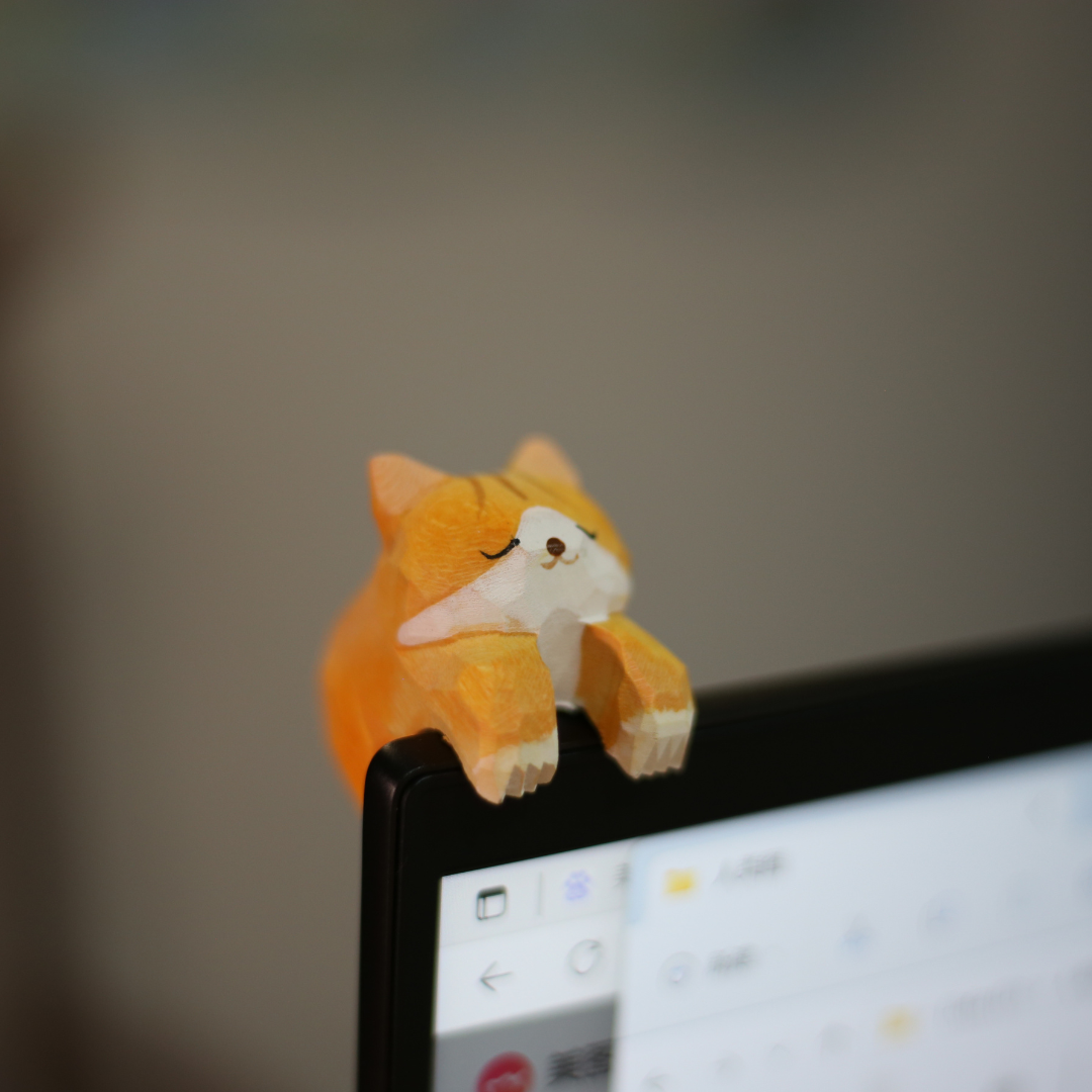 Hand Carved Orange Pussy Cat - 4cm