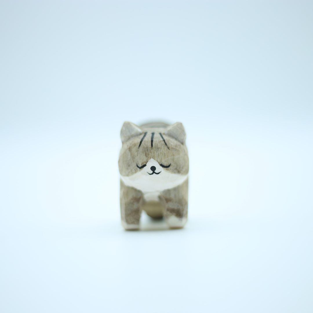 Hand Carved Grey Pussy Cat