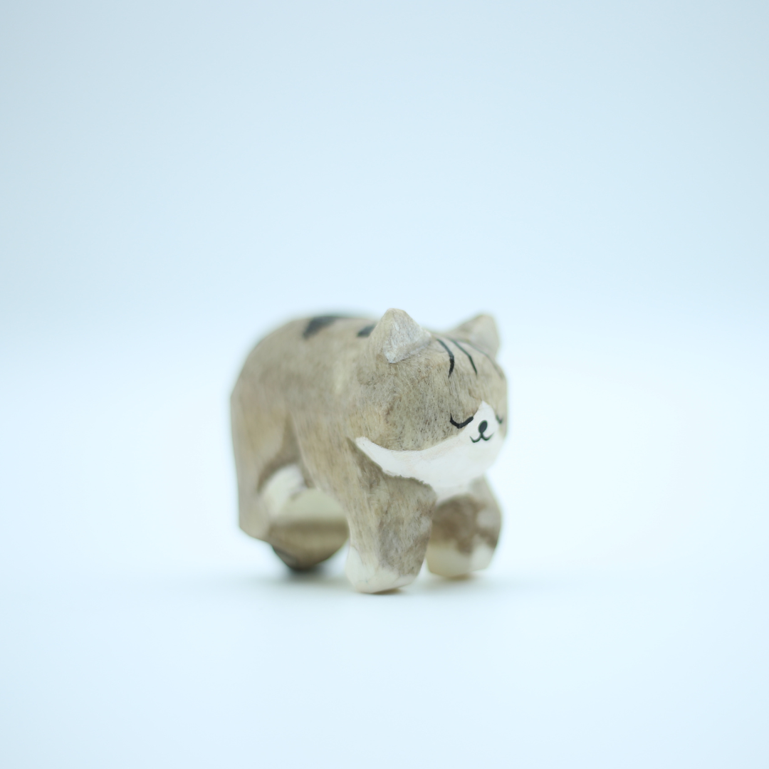 Hand Carved Grey Pussy Cat - 4cm